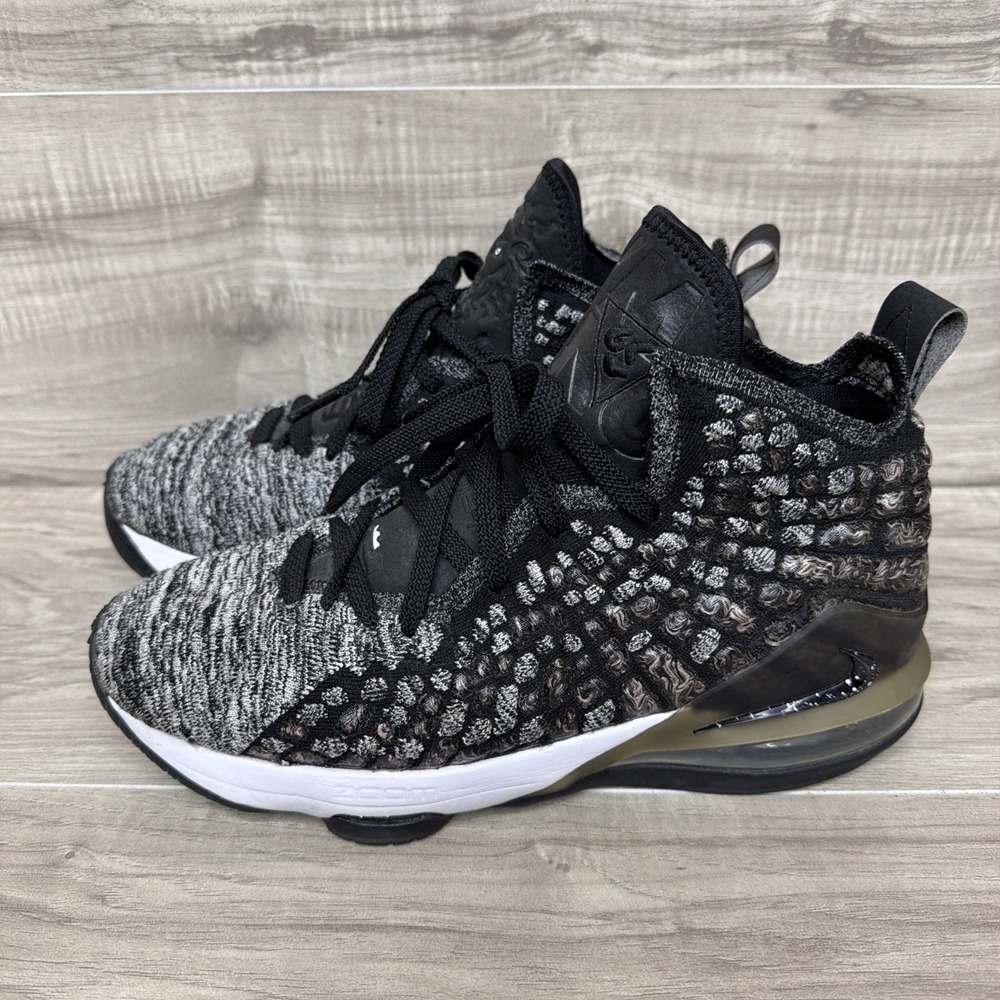 Nike LeBron 17 Boys Size 6.5Y Black Athletic Running‎ Basketball Shoes Oreo